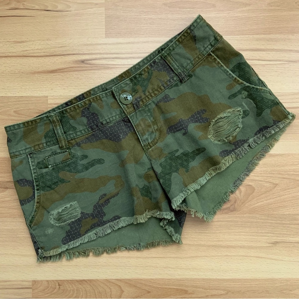 Mossimo Supply Co. Green Camo Women Shorts